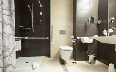 Salle de bain pour personne à mobilité réduite (PMR)